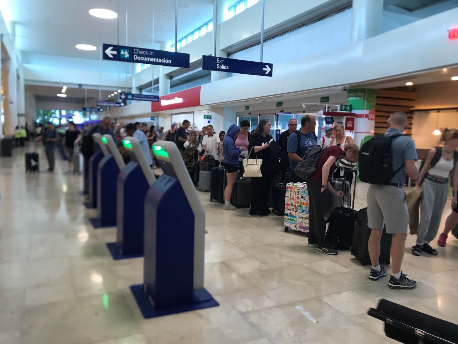 Cancelan dos vuelos del aeropuerto de Cancún a Estado Unidos: EN VIVO
