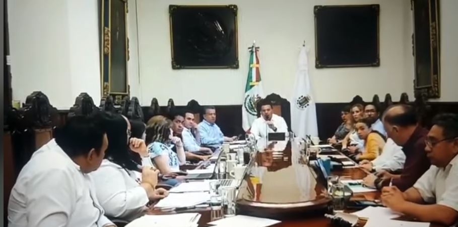 Renán Barrera sacó de la sesión de Cabildo al Comisario de San José Tzal