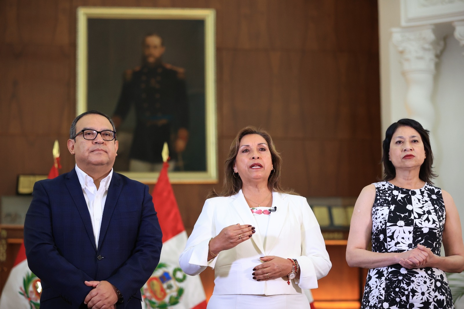 México lamenta decisión de Perú de reducir relaciones diplomáticas
