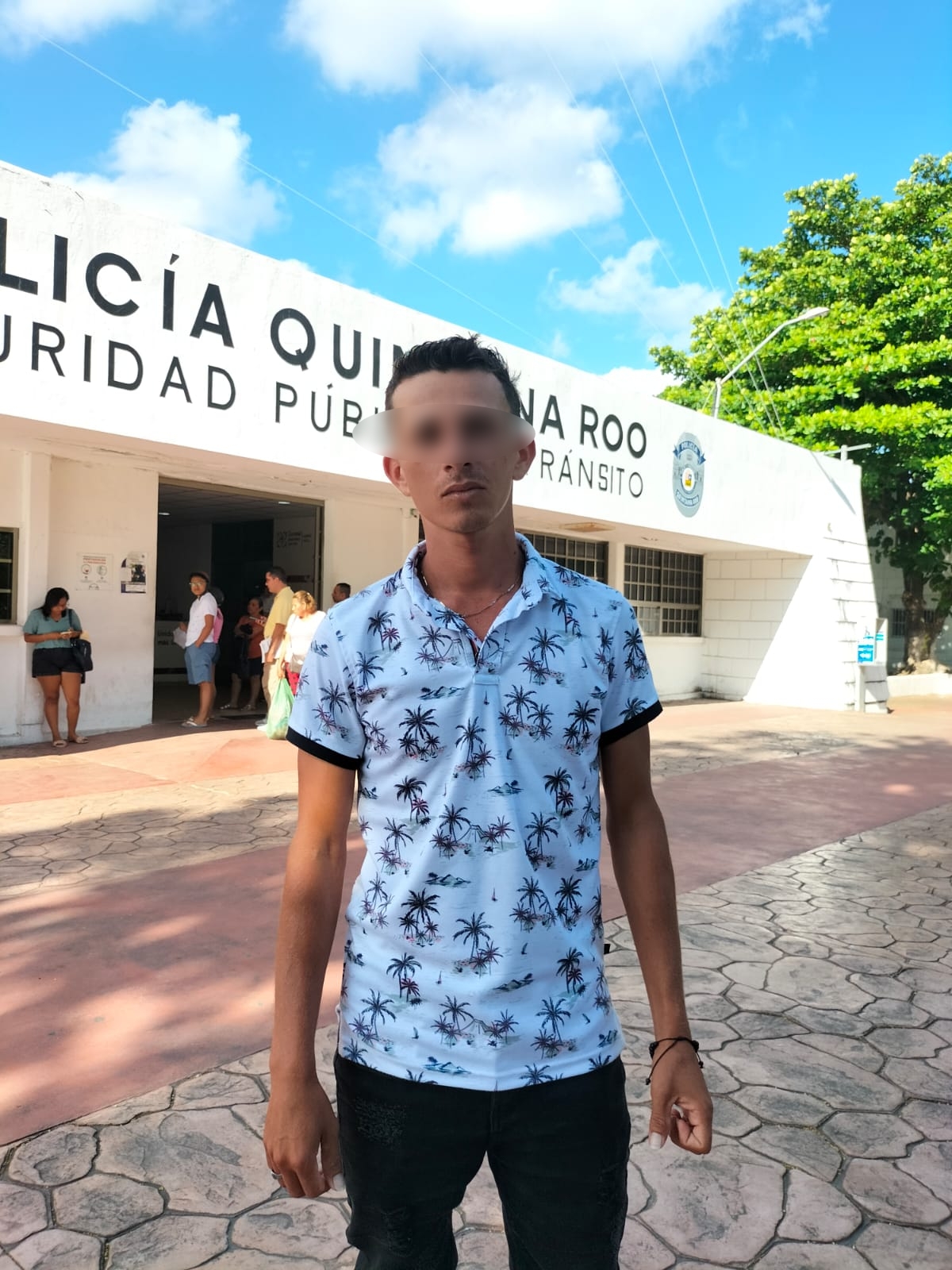 Colombiano acusa a Policía en Cozumel de 'plantarle' droga