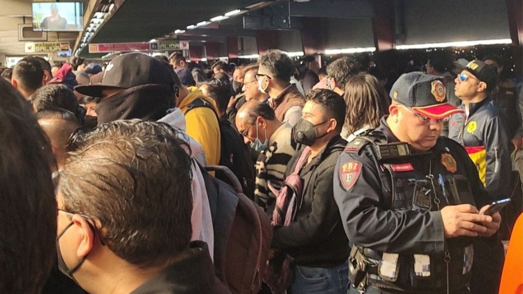Los convoys del metro se detuvieron y se quedaron sin ventilación