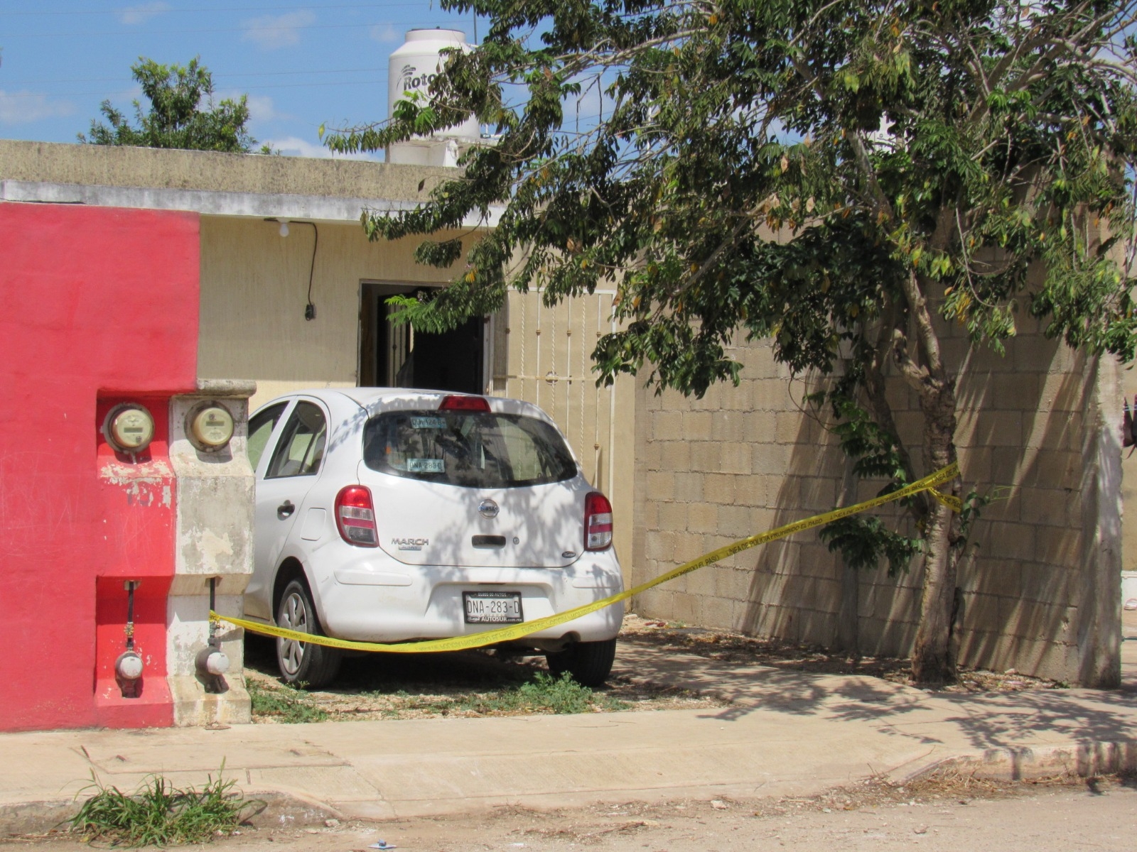 Hombre encuentra muerto a su amigo dentro de su casa en Mérida