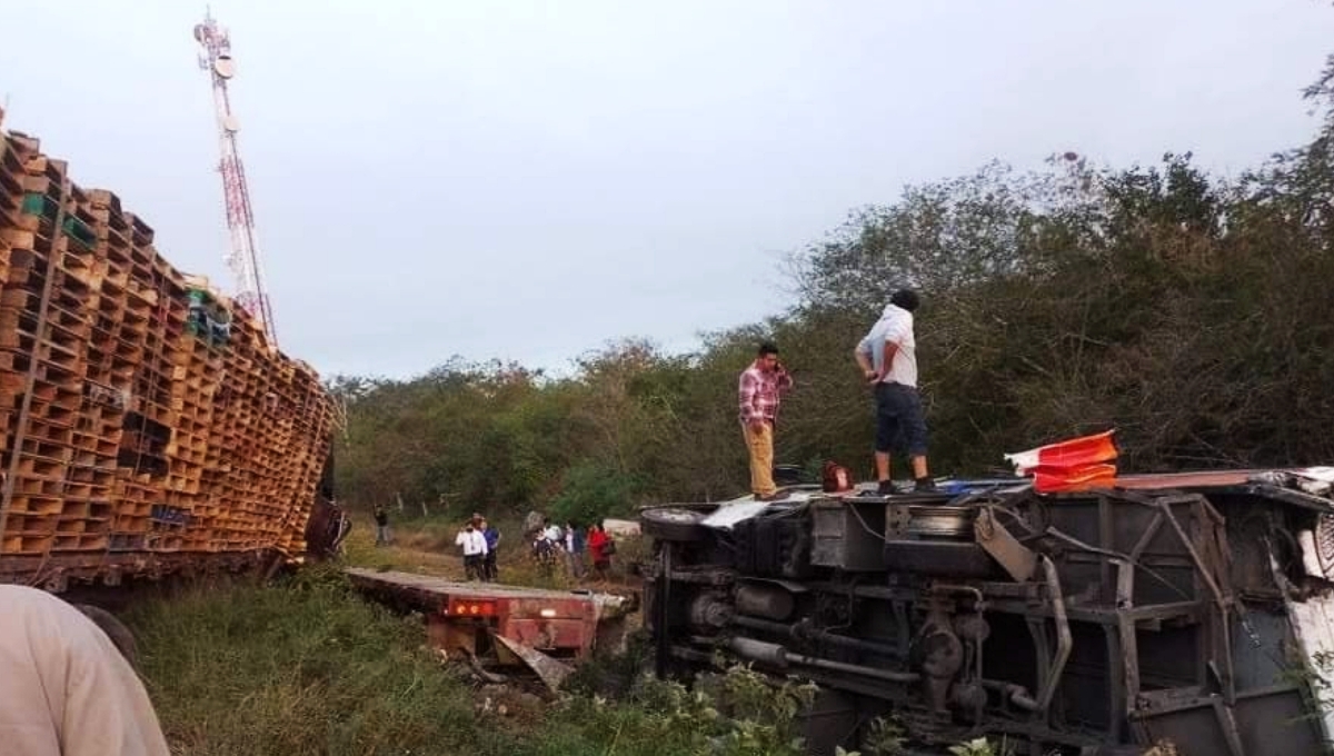 El accidente se registró la mañana de este viernes en la carretera Mérida-Cancún