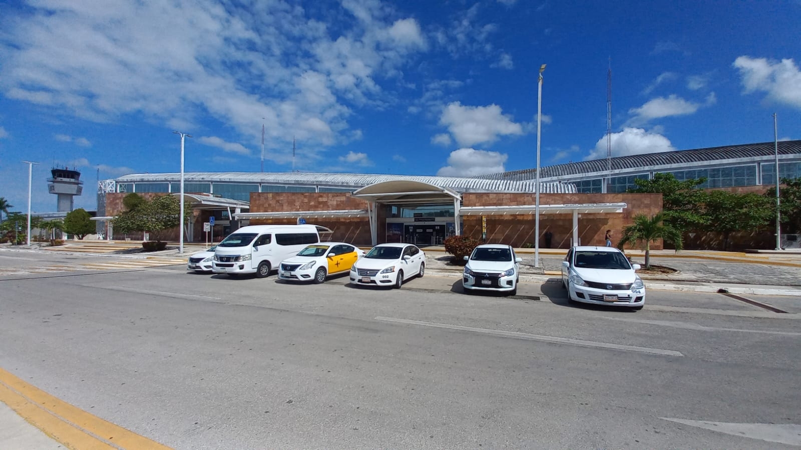 Se registra actividad regular en el aeropuerto de Campeche: EN VIVO