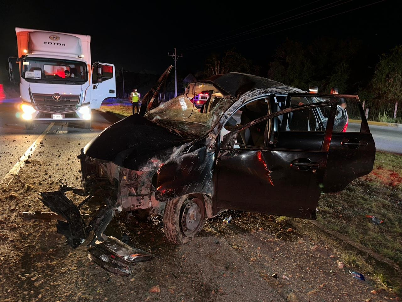 Conductor dormita y causa accidente vehicular en Playa del Carmen; deja cinco heridos