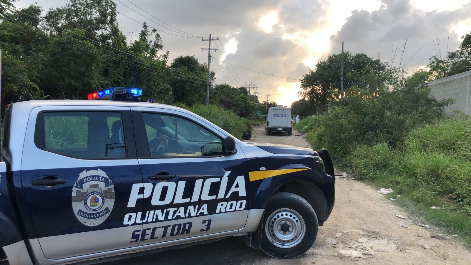 Abandonan cuerpo encobijado en la Región 225 de Cancún