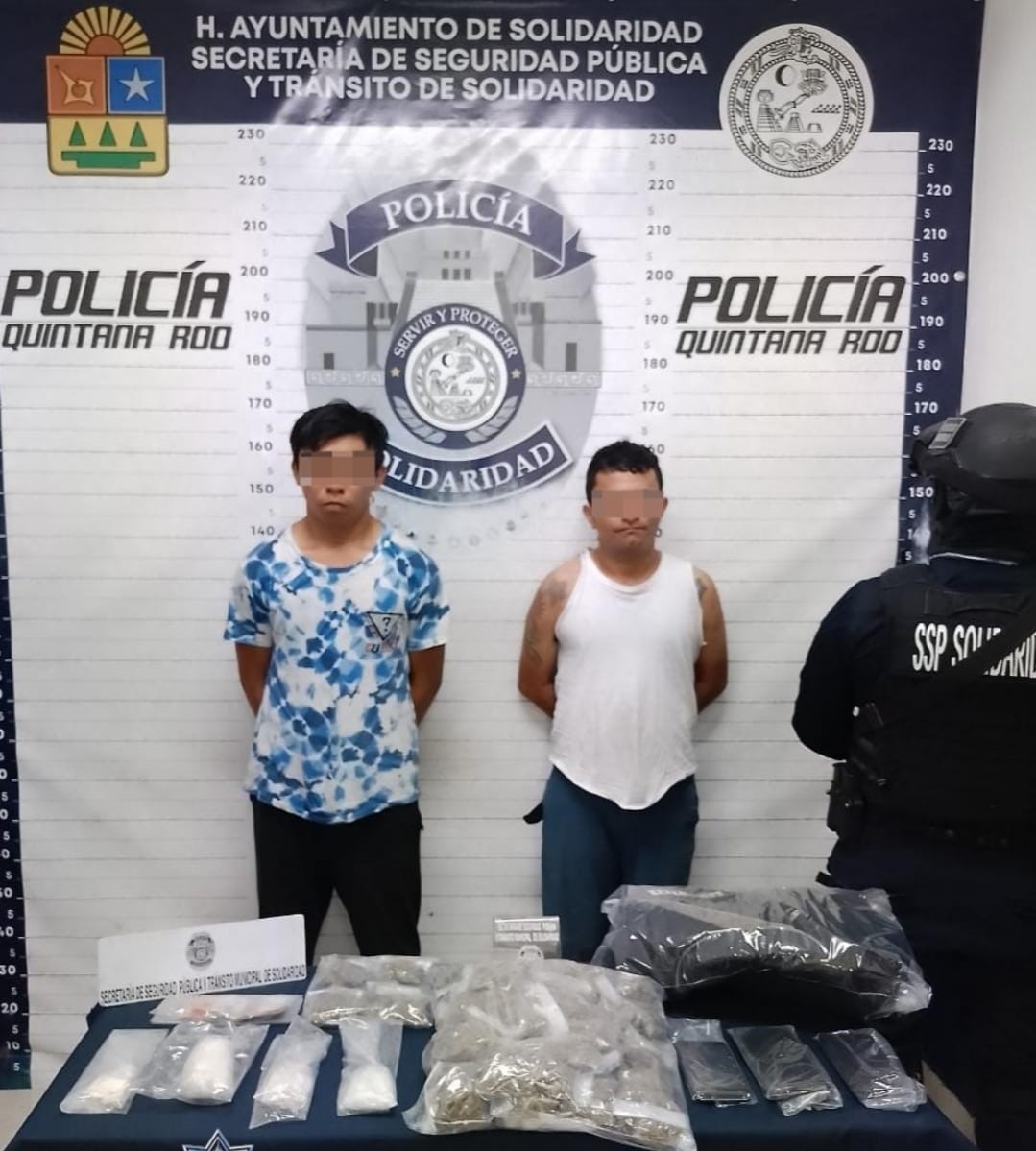 Detienen a dos narcomenudistas con más de 160 envoltorios con droga en Playa del Carmen