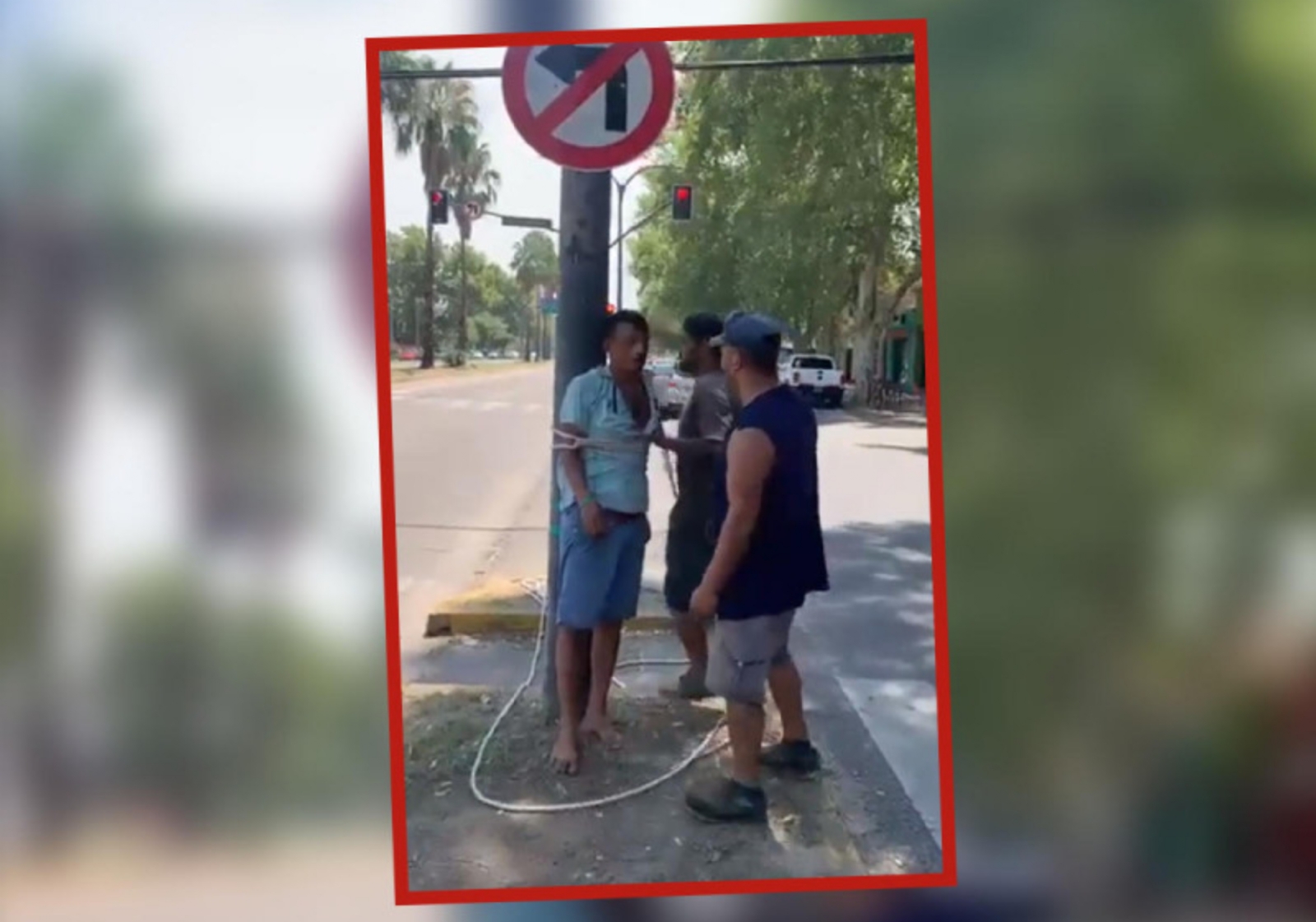 Albañiles atan a ladrón a poste en Argentina