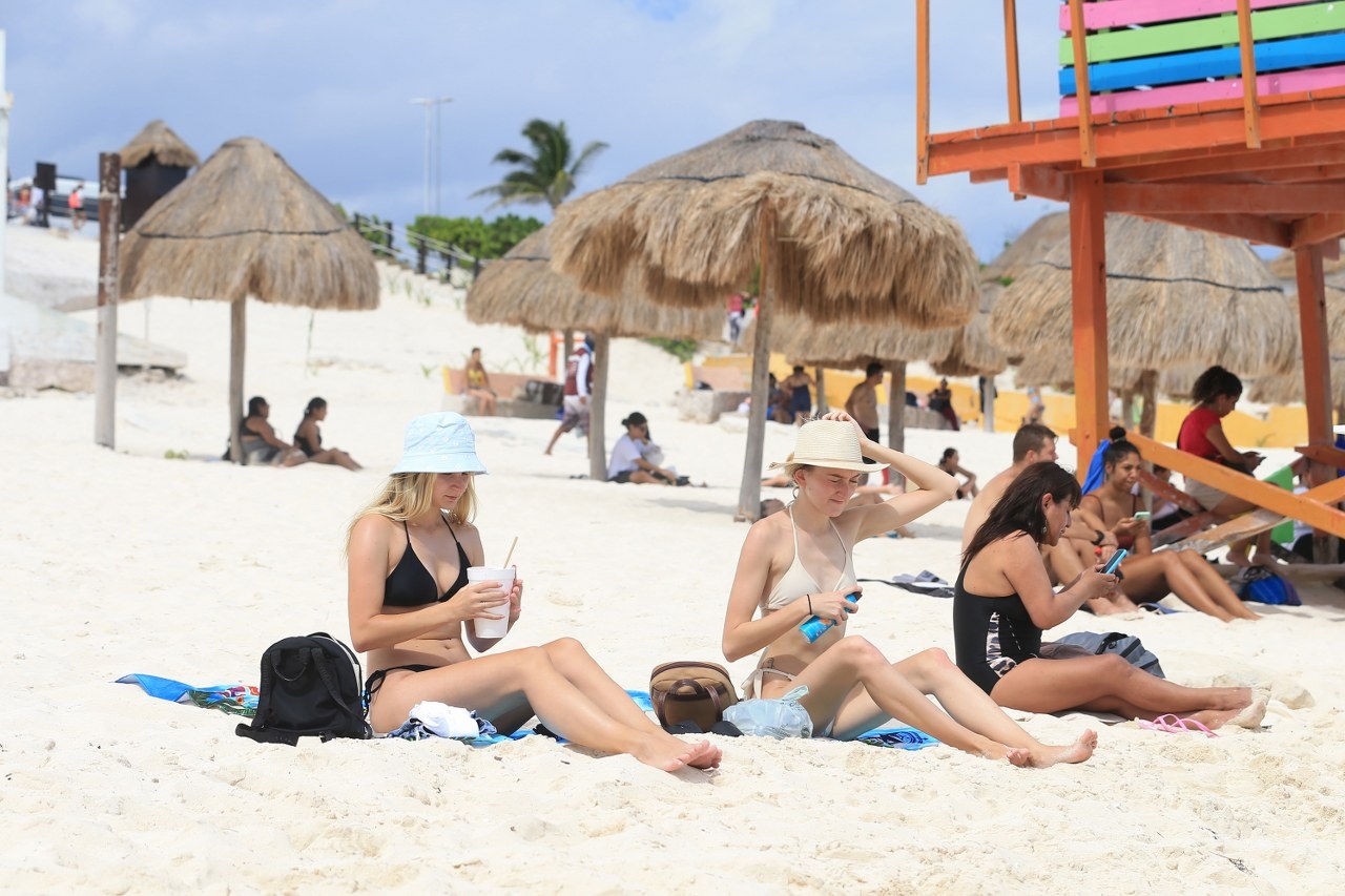 Turistas piden que las playas Blue Flag en Cancún extiendan sus horarios