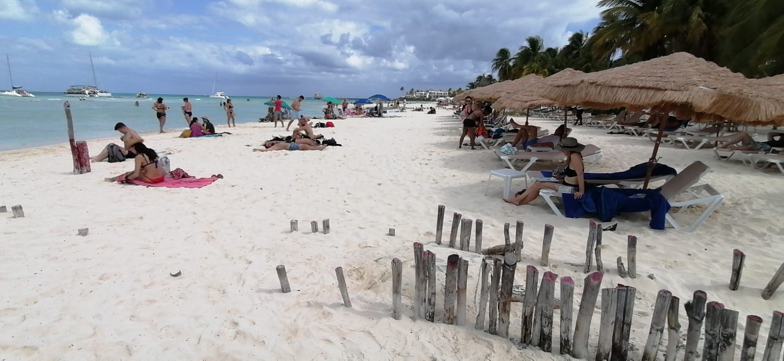 Playa Norte en Isla Mujeres, sin cierre de puertos por el ingreso de la 'Surada'