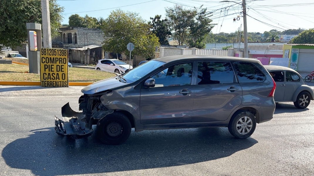 Conductora embiste a motociclista en Samulá, Campeche