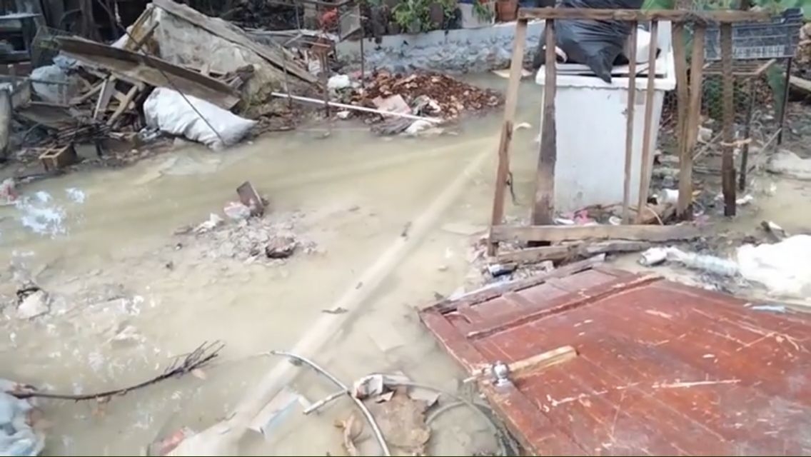 Habitantes de Bacalar culpan a CAPA de provocar inundaciones en varios predios