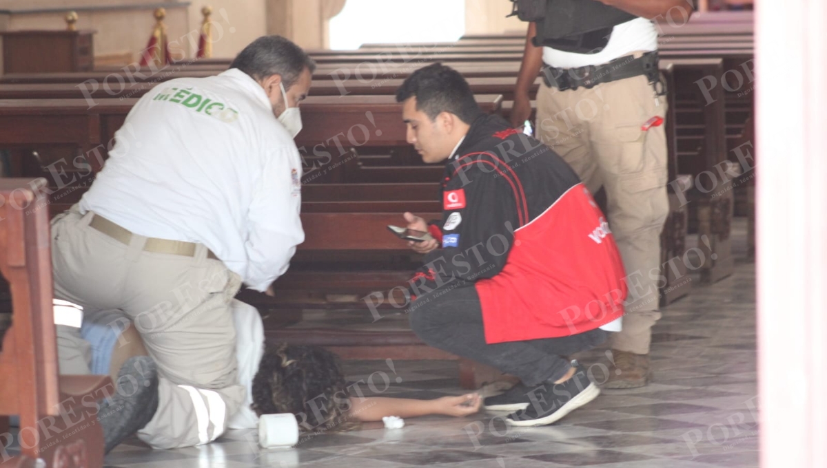 Mujer sufre presunto paro cardiaco durante una misa en la Catedral de Campeche