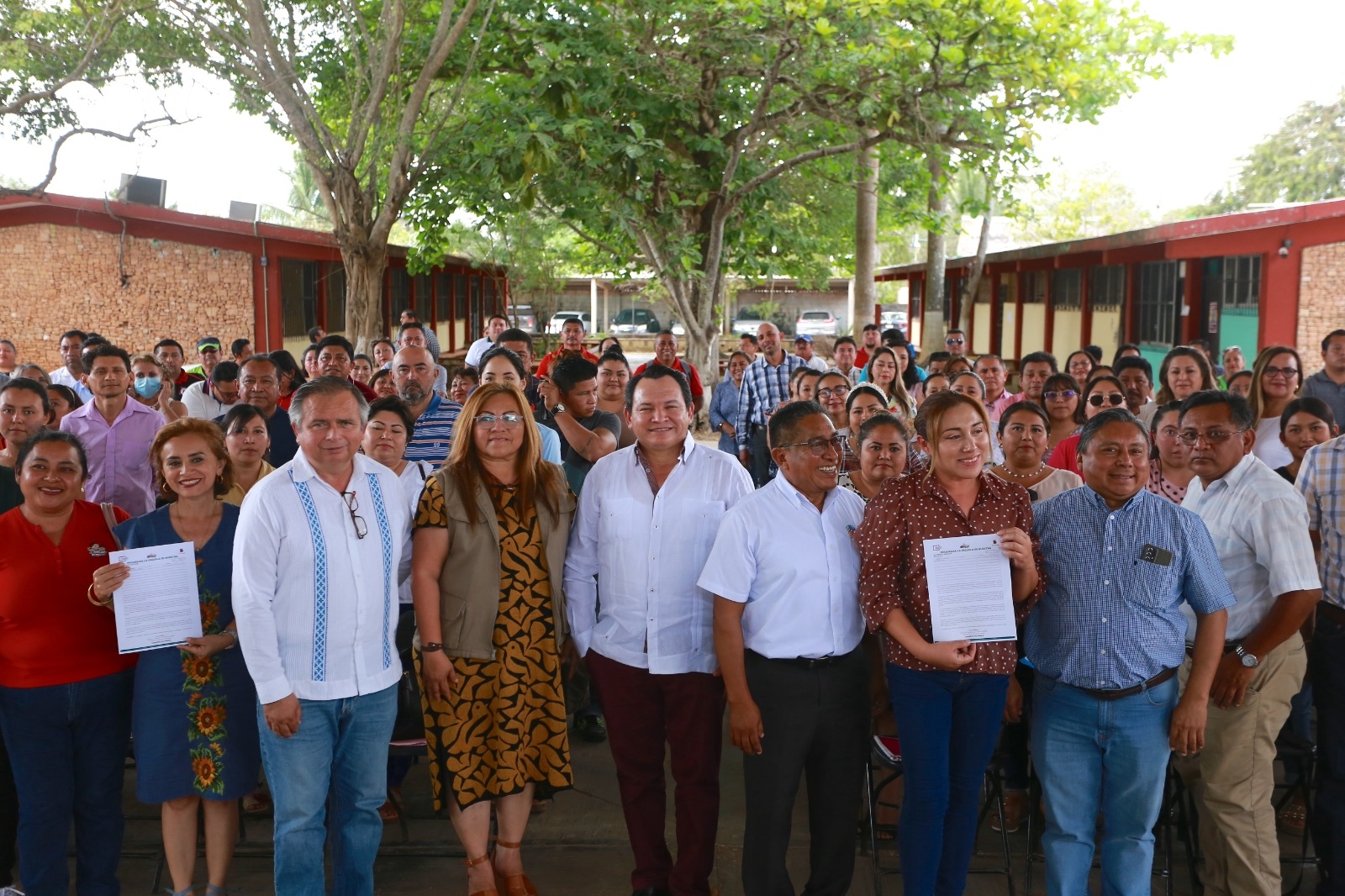 Joaquín Díaz Mena anuncia inversión de más de 14 mdp para las escuelas públicas de Yucatán