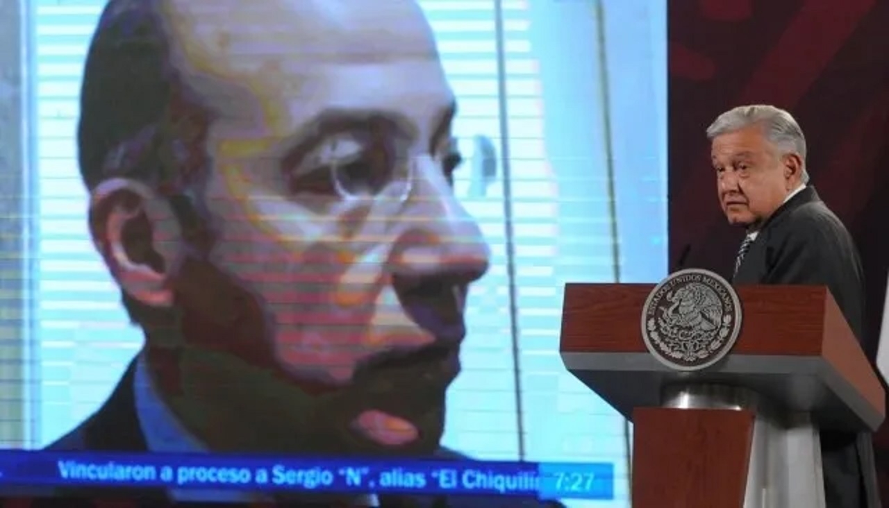 AMLO habla de Felipe Calderón en su conferencia matutina