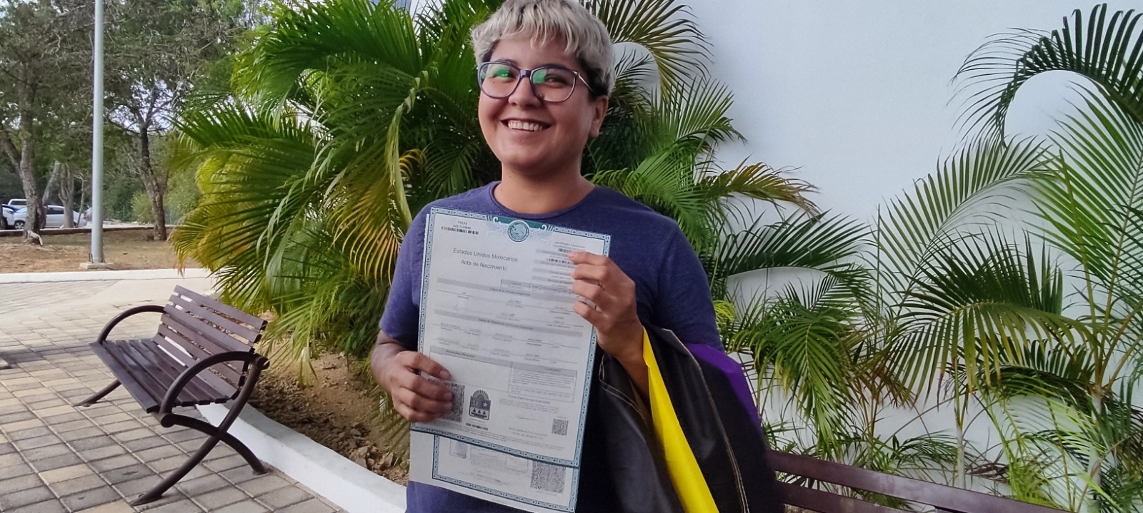 Jax Pacheco cumplió la meta de ser la primera persona en Quintana Roo en contar con su acta de nacimiento con el término género no binario