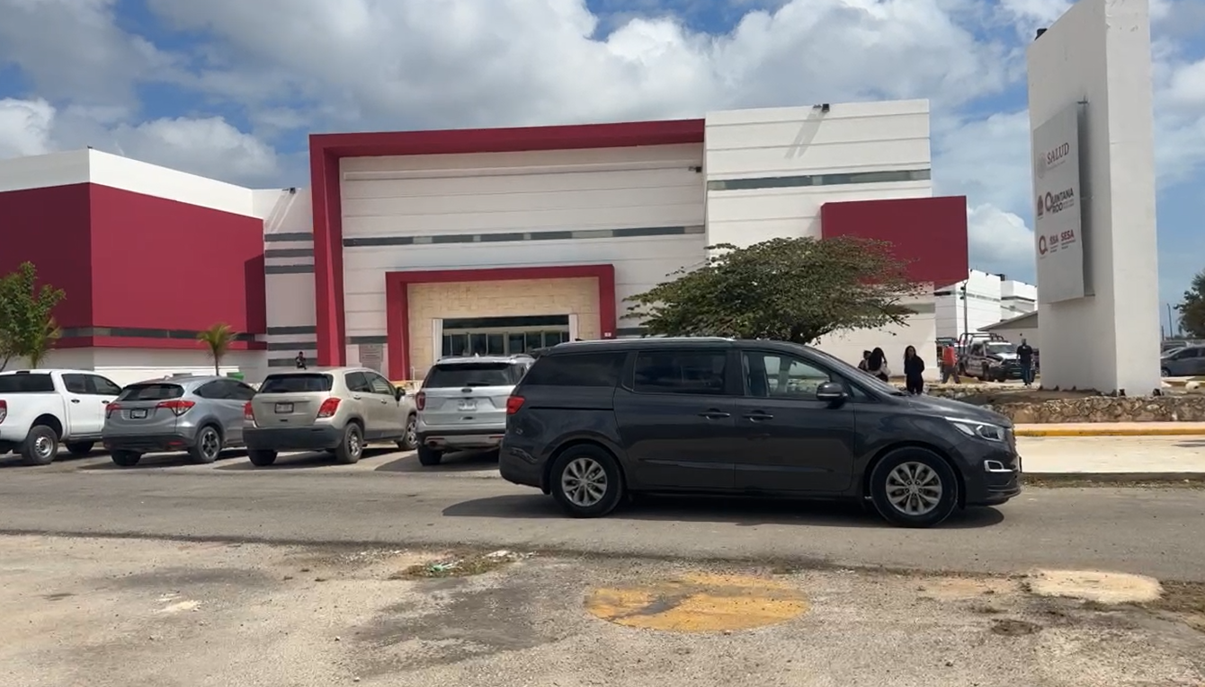Detienen a cuatro hombres armados en Cancún; amenazaban al Director del Hospital General