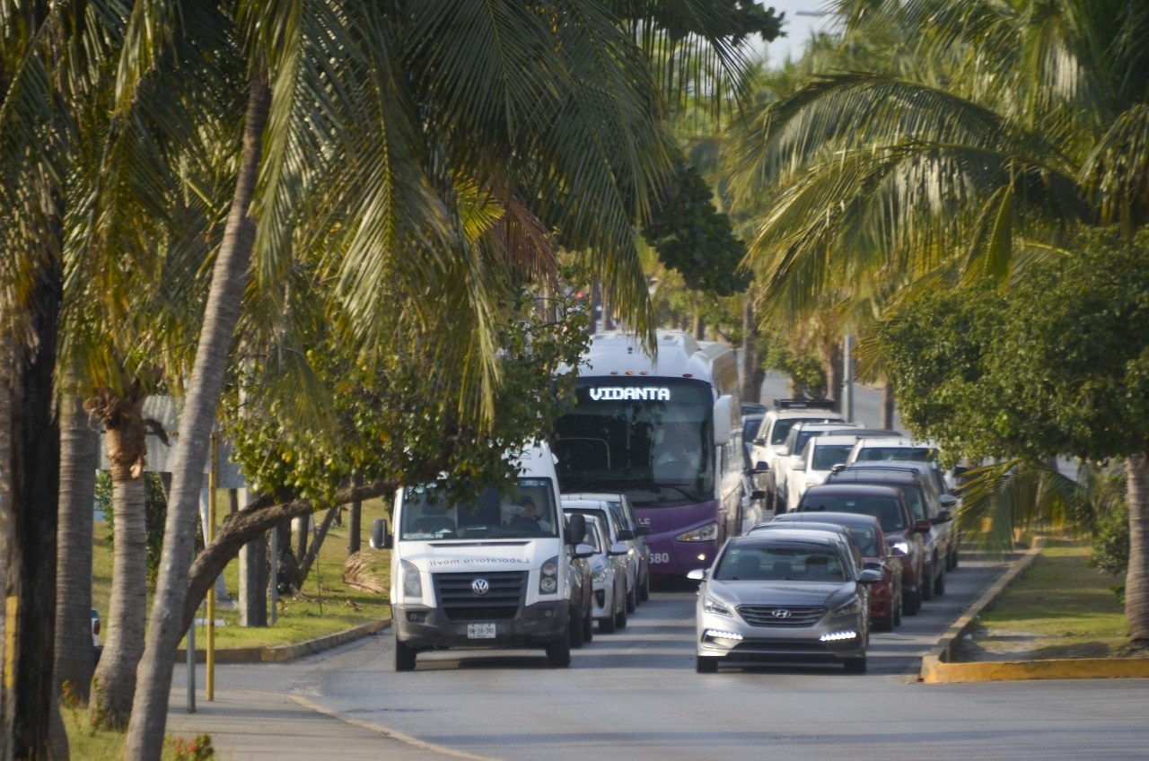 Integrantes de la plataforma Uber buscan dar el servicio sin ser hostigados por taxistas de Cancún