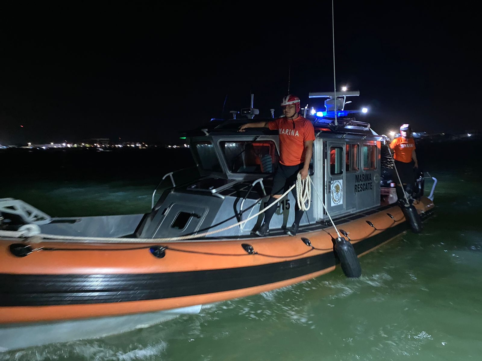 Marina rescata a pescador perdido en altamar en Progreso