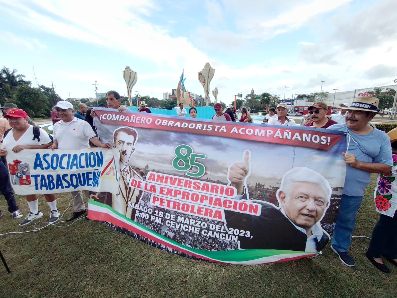Habitantes de Cancún se unen a la marcha convocada por AMLO: EN VIVO