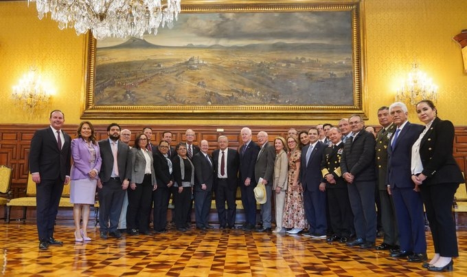 AMLO recibe en Palacio Nacional a legisladores de EU para reunión bilateral