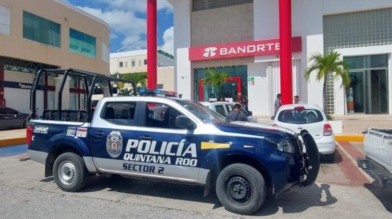 Arrestan a un individuo en Cancún tras el reporte de robo en un banco