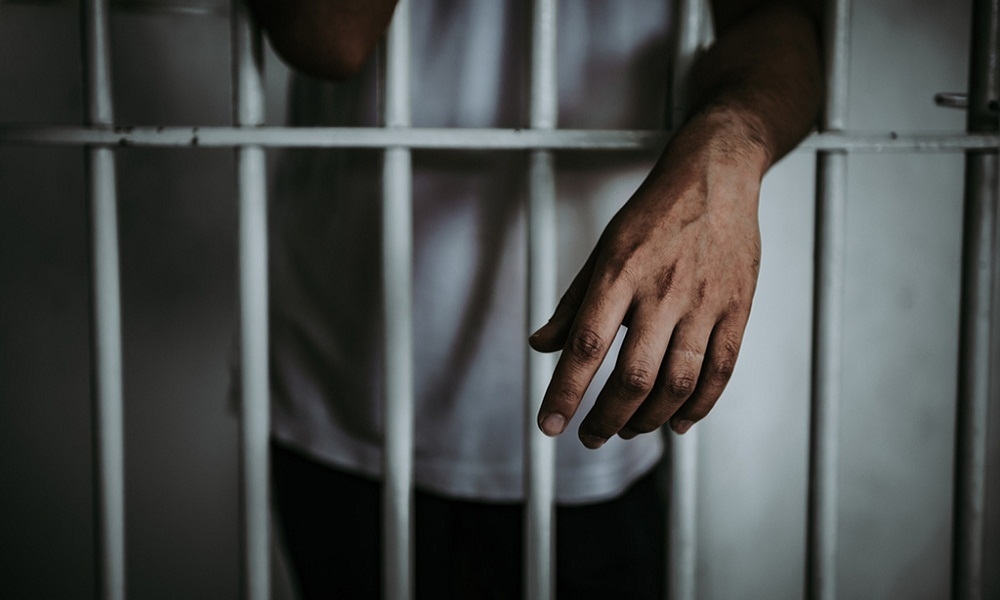 Por robar un celular en el Centro de Mérida, hombre permanecerá en prisión
