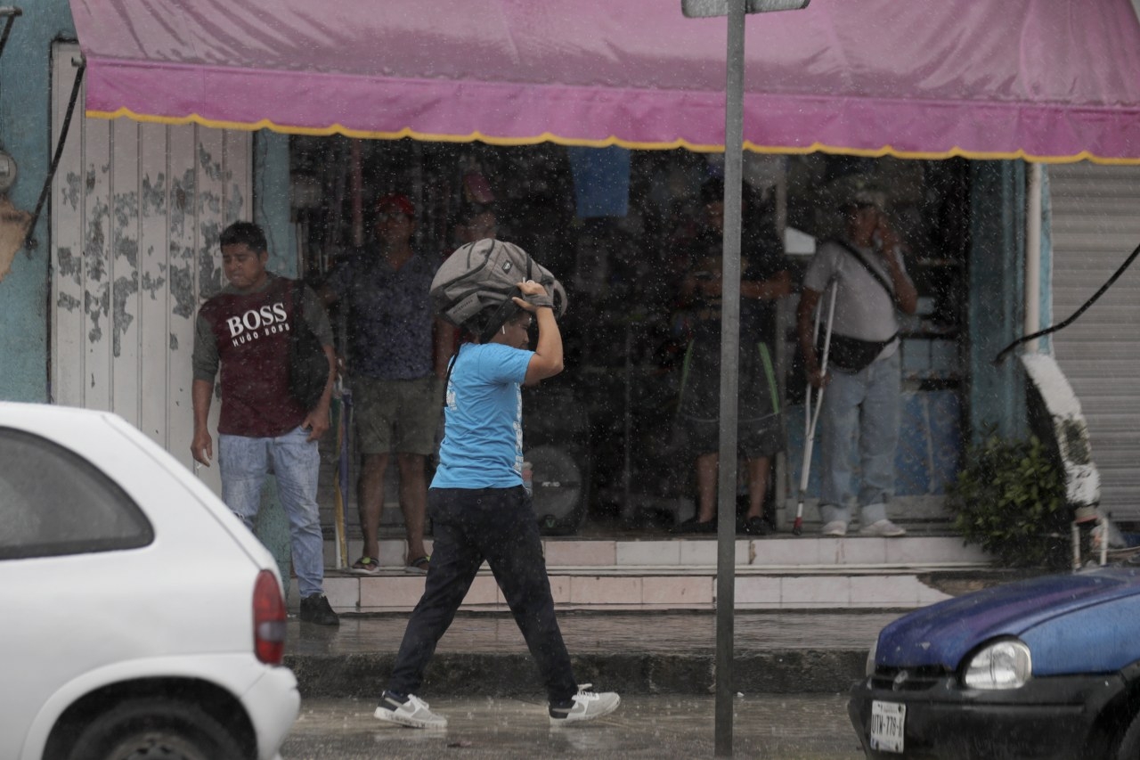 La Onda Tropical 14 provocará lluvias fuertes en la Península de Yucatán