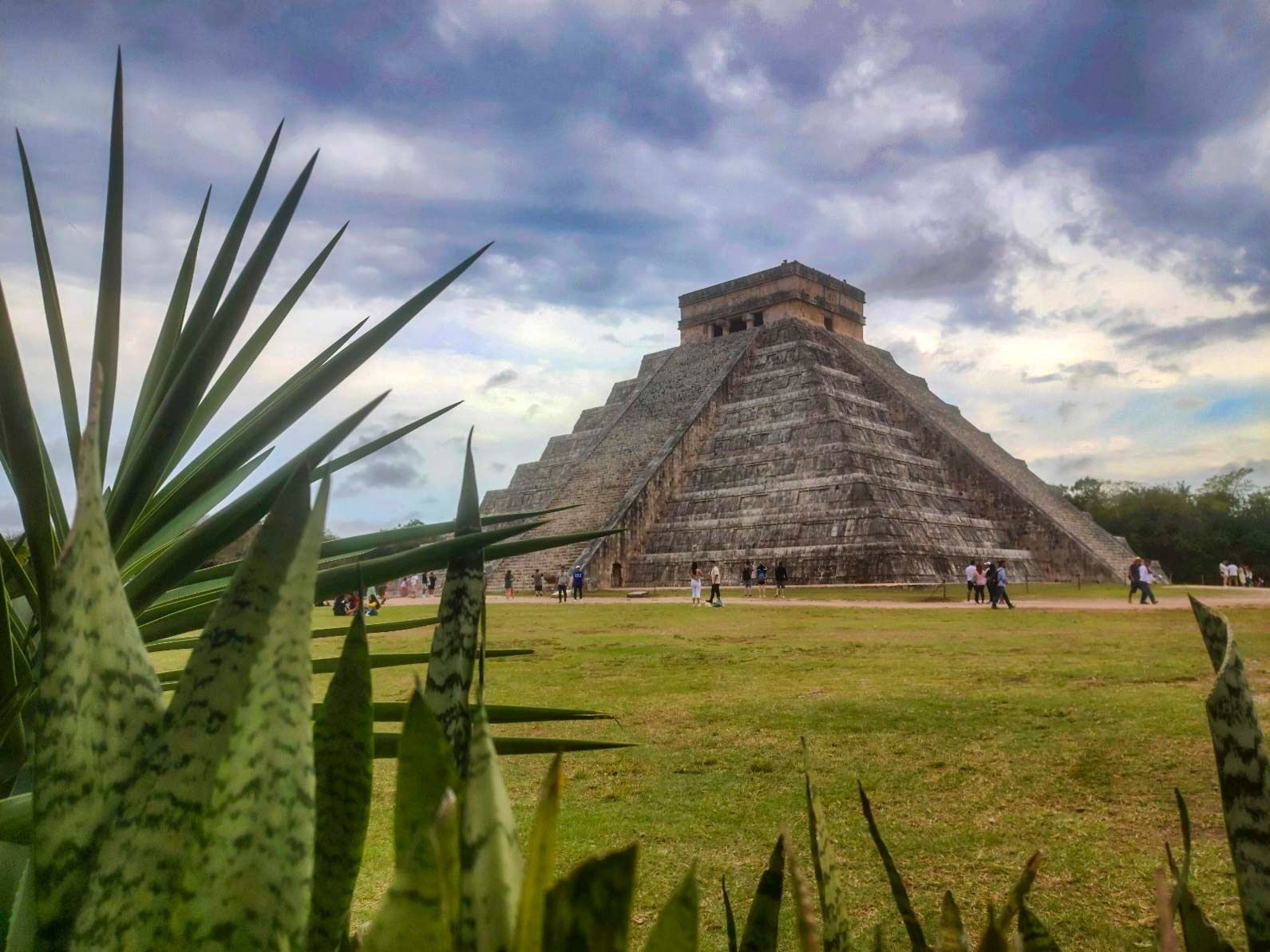 Normalmente, el tour a Chichén Itzá, una de las maravillas del mundo; ronda entre los 600 y 800 pesos