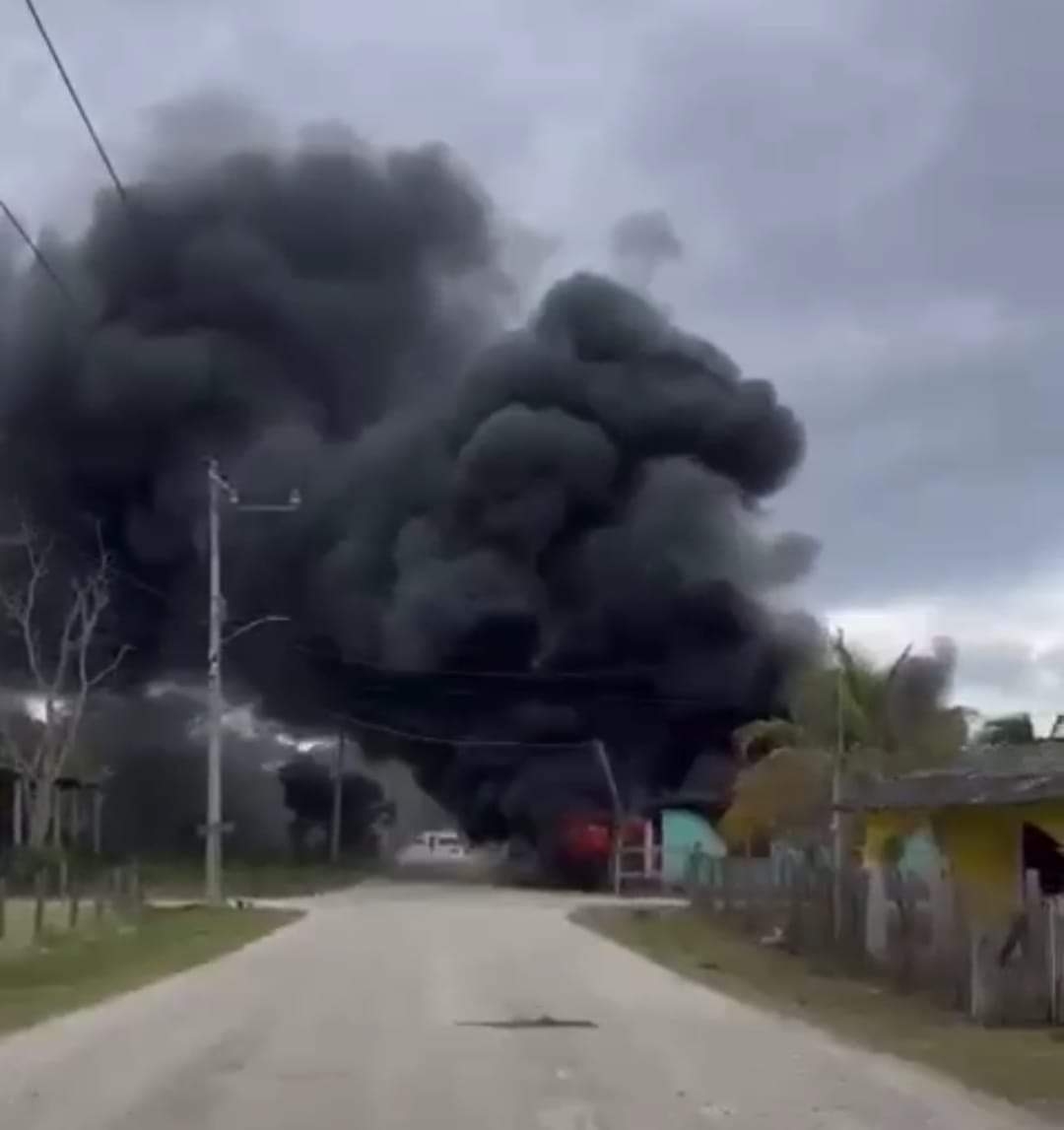 Fuga de gas provoca incendio en una tienda de abarrotes en Champotón