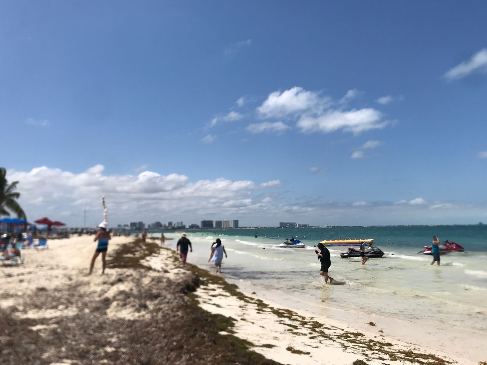 Reportan poca afluencia en las playas de Cancún: EN VIVO