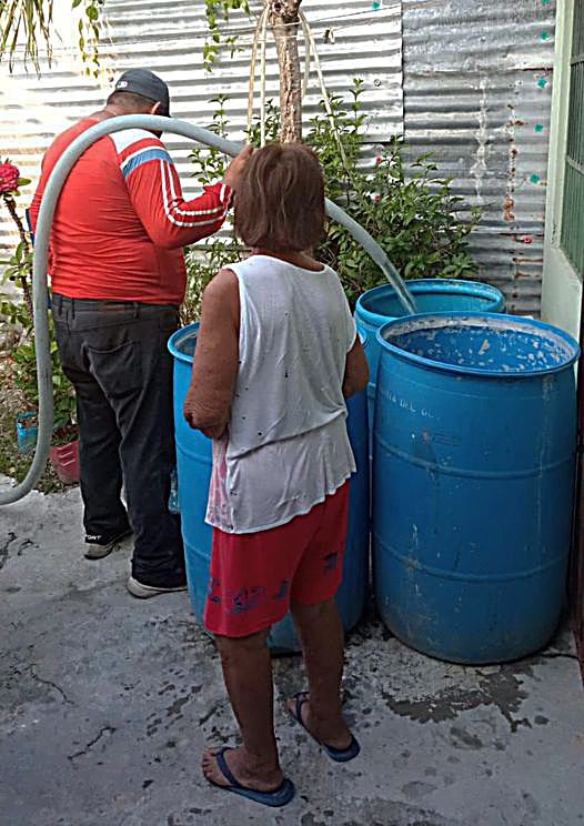 Familias acusan al Alcalde de Ciudad del Carmen por no solucionar desabasto de agua