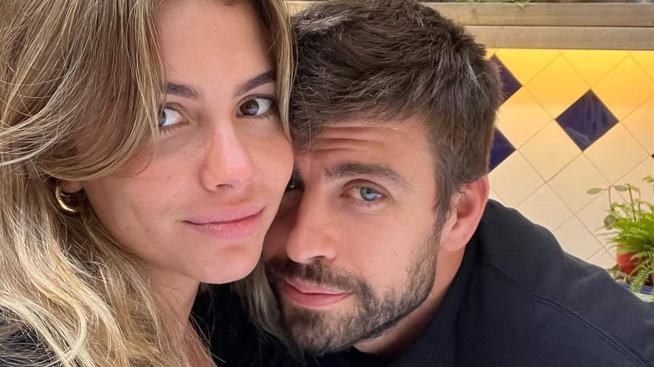 Clara Chía y Gerard Piqué se comen a besos ahora que se fue Shakira