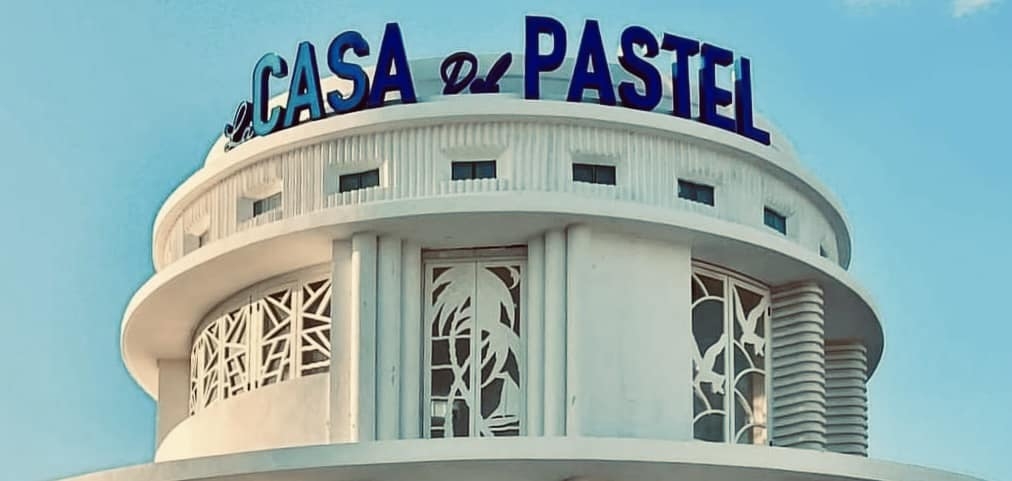 Letras en La Casa del Pastel en Progreso desatan polémica en redes