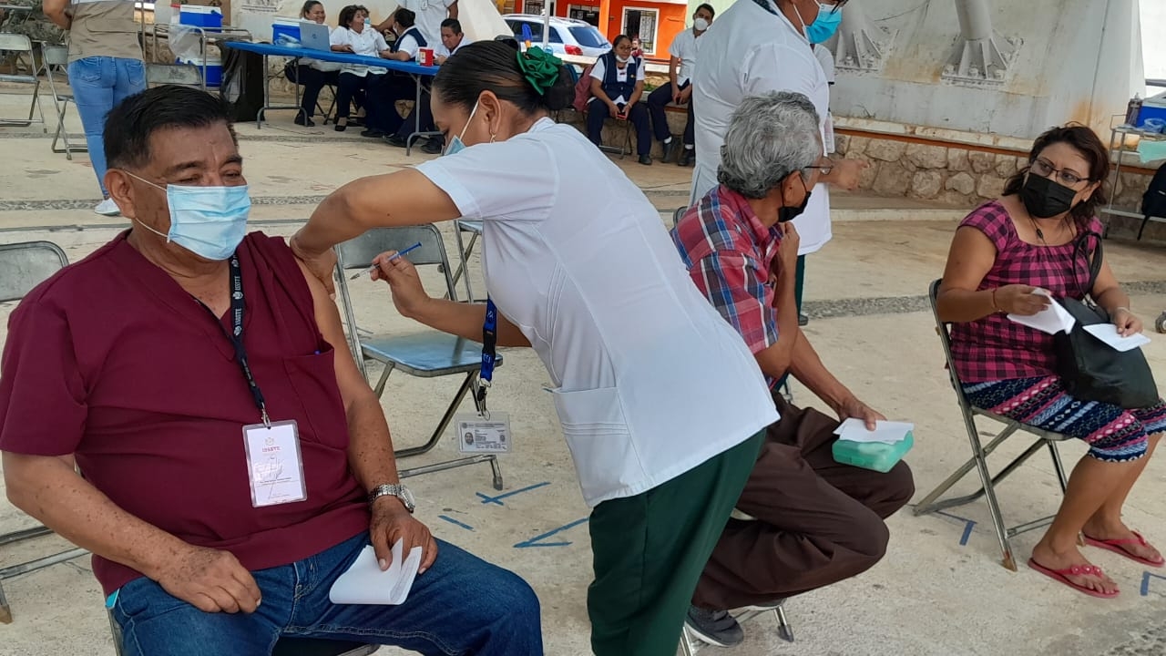 Inicia jornada de vacunación contra COVID-19 en Campeche; aplicarán 24 mil dosis