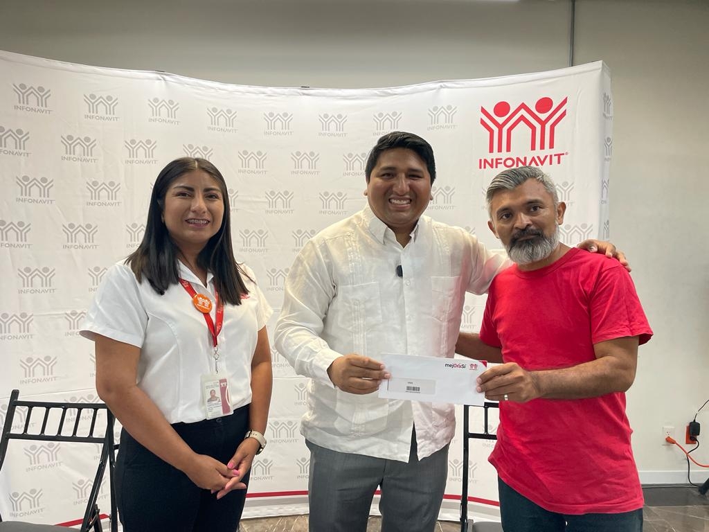 Rogerio Castro impulsa programas para mejoras de Infonavit en Mérida