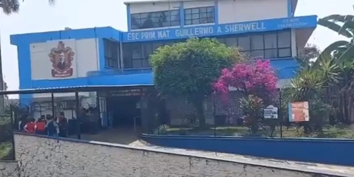 Por acoso escolar, alumno se lanza del segundo piso de su primaria en Veracruz