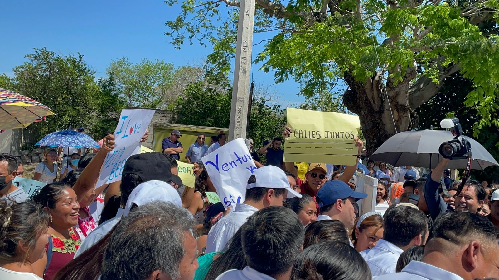 El gobernador Mauricio Vila recorrió las calles de Umán como parte de los trabajos realizados por el Gobierno de Yucatán