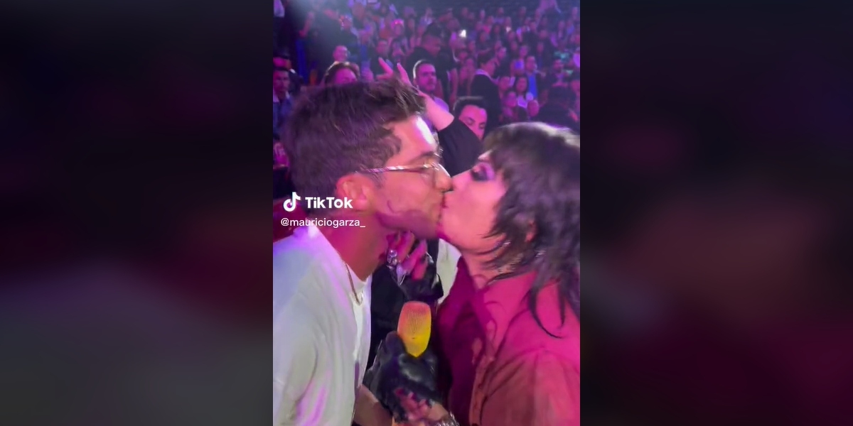 Alejandra Guzmán besa a Mauricio Garza en pleno concierto en Texcoco