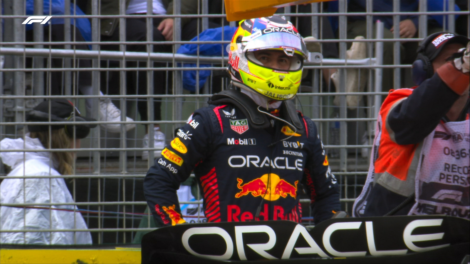 Checo Peréz abandona Q1 del GP de Australia por problemas con su auto