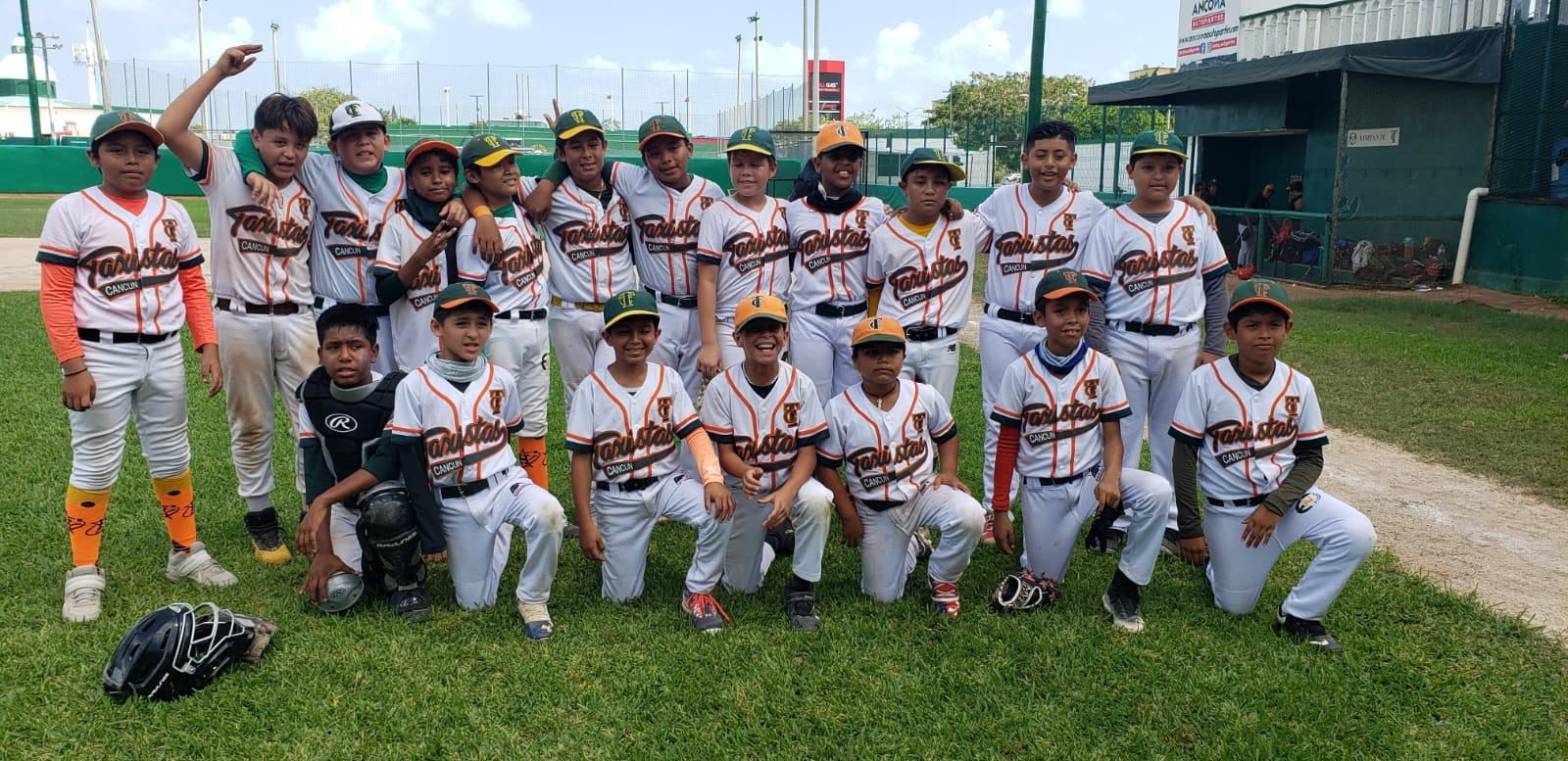 Club Taxistas consigue tres victorias en la Liga de Béisbol Infantil en Cancún