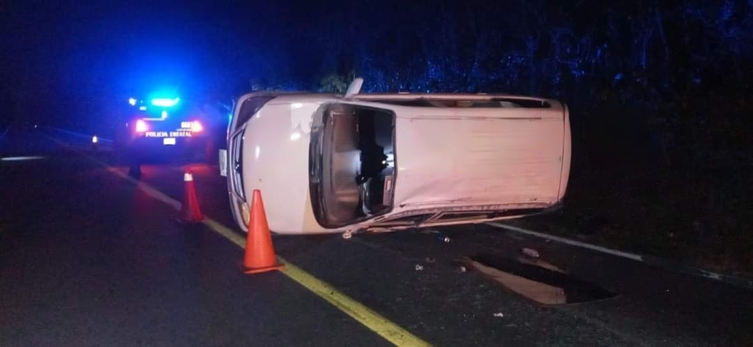 Conductor dormita y provoca un accidente en la carretera Mérida-Valladolid; deja 9 heridos