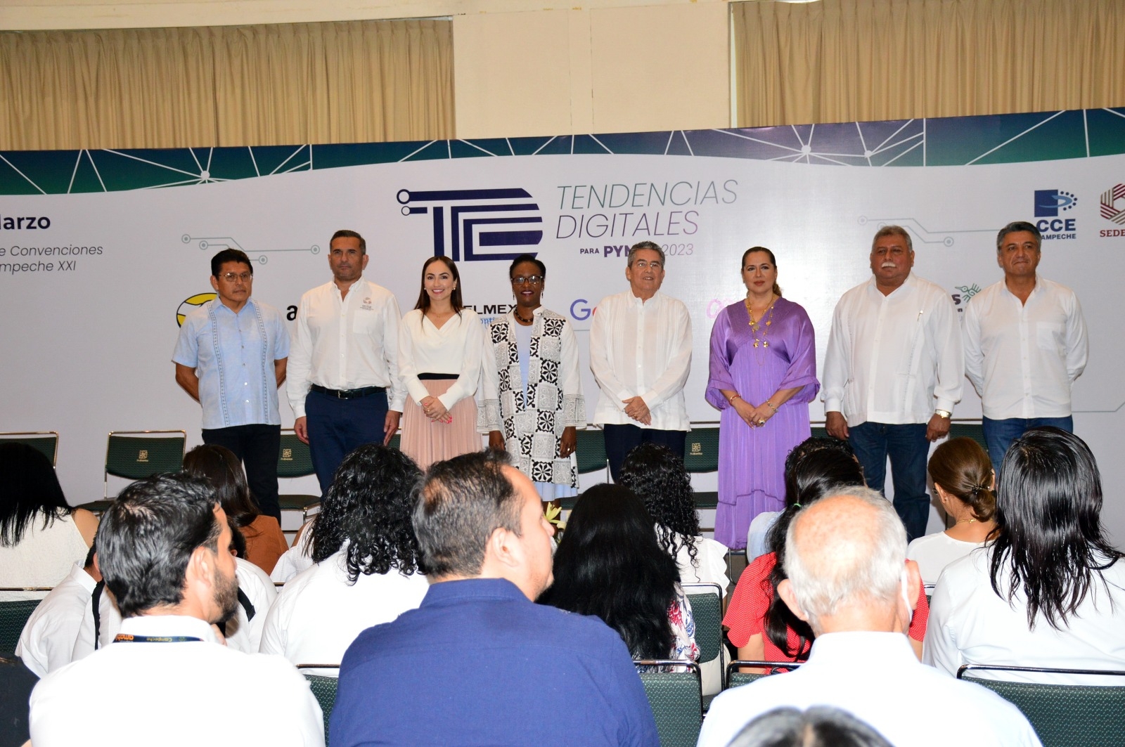El taller empresarial se desarrolla en el Centro de Convenciones Siglo XXI de Campeche