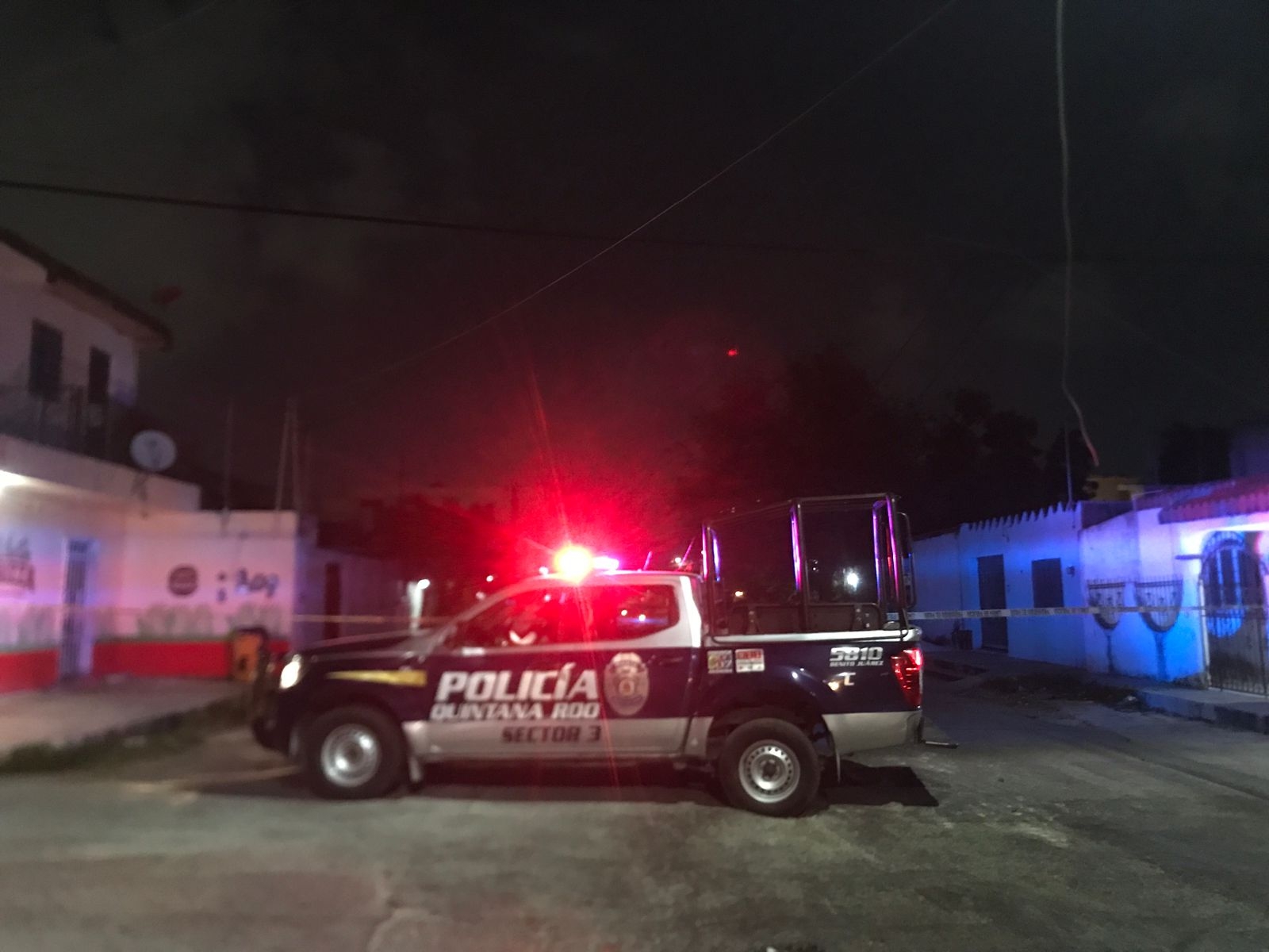 Matan a hombre a tiros afuera de una casa en Cancún
