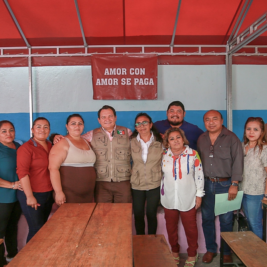 Joaquín Díaz Mena encabeza inauguración del comedor de una escuela primaria en Kanasín