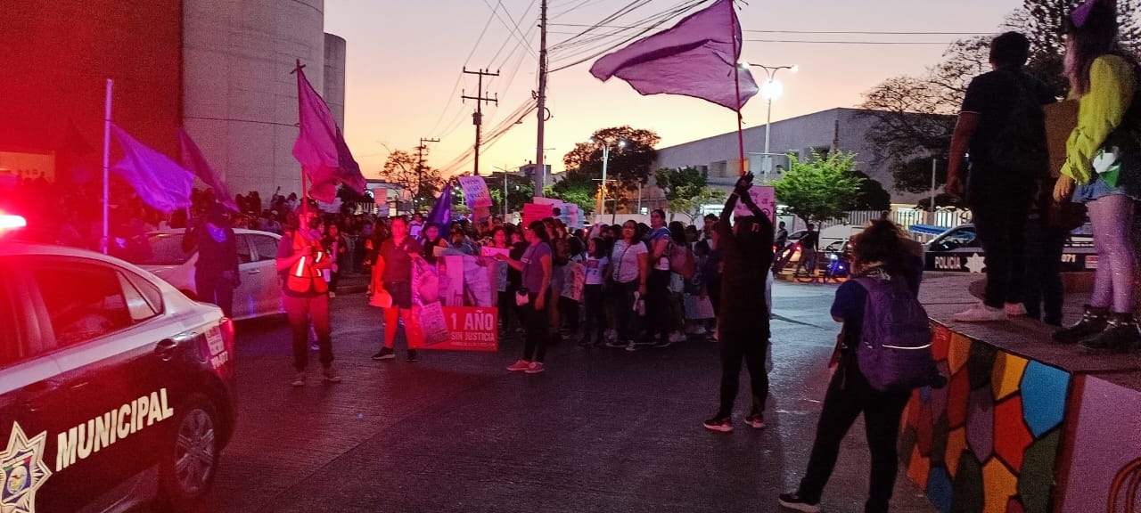 Mujeres en Ciudad del Carmen salieron a las calles a marchar