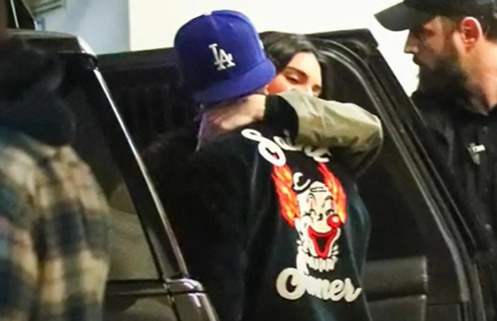 Bad Bunny y Kendall Jenner están saliendo; se vio a la pareja besándose: VIDEO