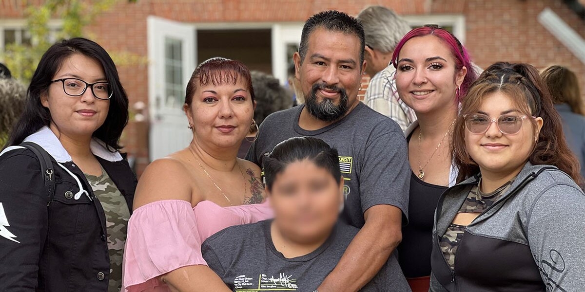 Mexicano deportado "por error" obtiene residenda en Estados Unidos