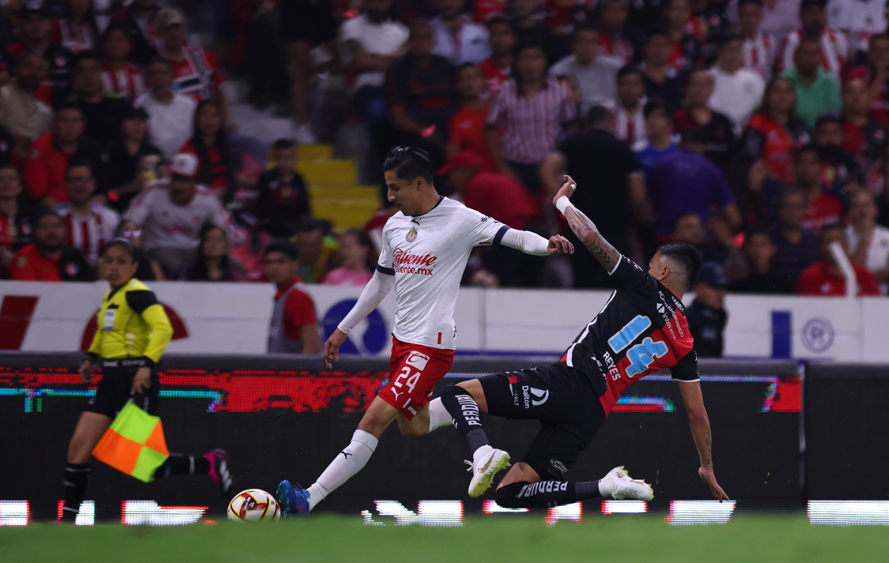Chivas y Atlas empatan en emocionante Clásico Tapatío en el Estadio Jalisco