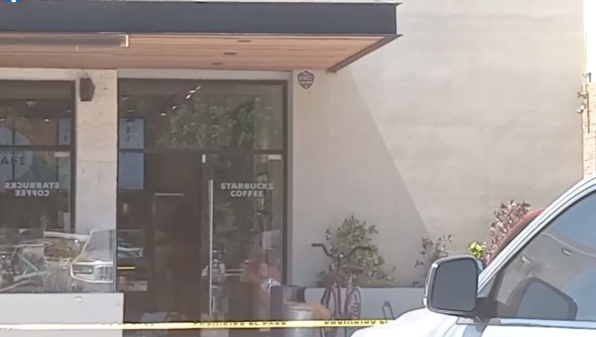 Muere una persona en ataque armado a un Starbucks en Tulum